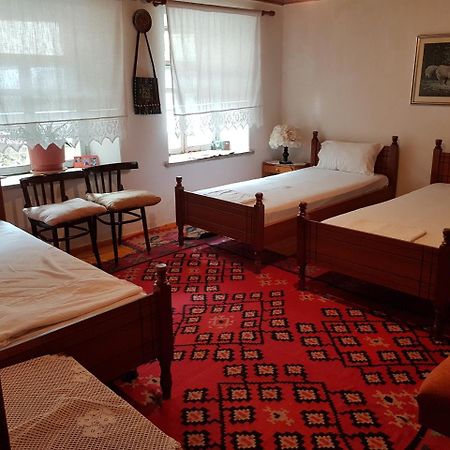 Eva Guesthouse Gjirokaster Ngoại thất bức ảnh