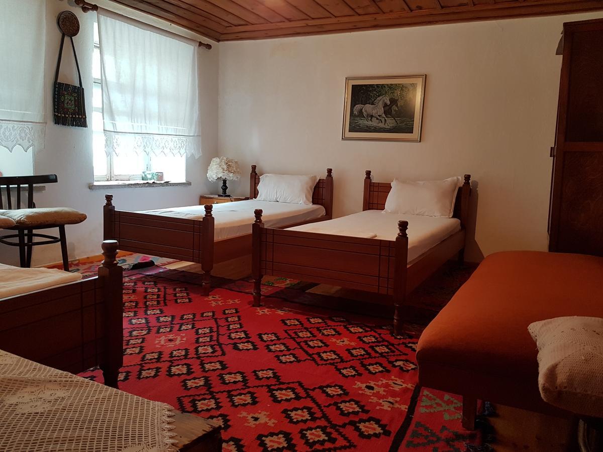 Eva Guesthouse Gjirokaster Ngoại thất bức ảnh