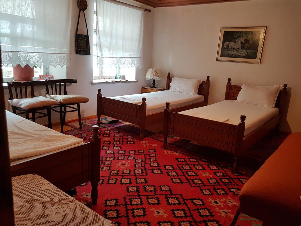 Eva Guesthouse Gjirokaster Ngoại thất bức ảnh