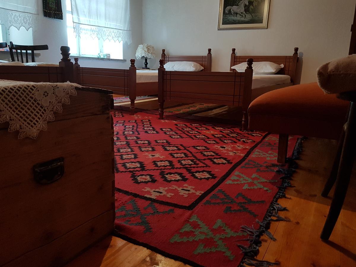 Eva Guesthouse Gjirokaster Ngoại thất bức ảnh