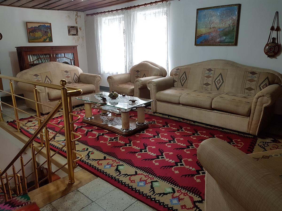 Eva Guesthouse Gjirokaster Ngoại thất bức ảnh